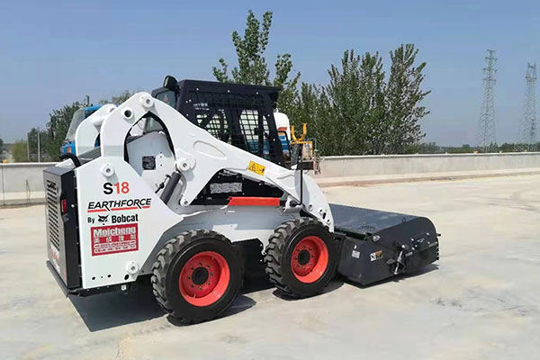 壓路機與傳統光面壓路機相比有什么優勢？